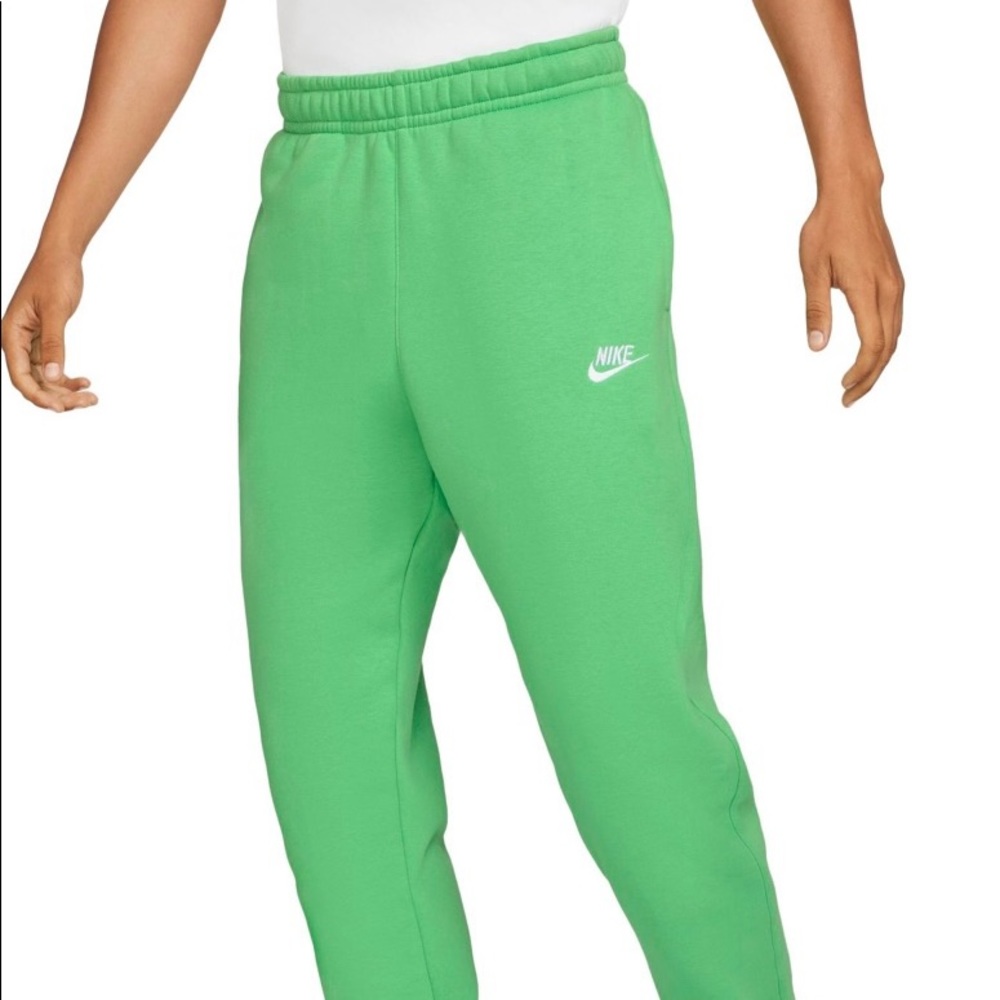 NWT still in plastic bag! Mens Nike Club Jogger!